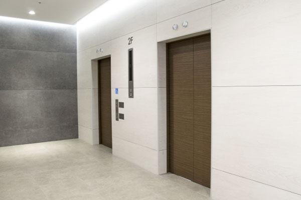 毎日使う場所は安全に。マンションの共用廊下