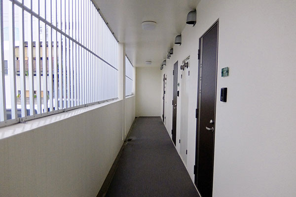 とっさの行動が重要。マンションの不審者対策