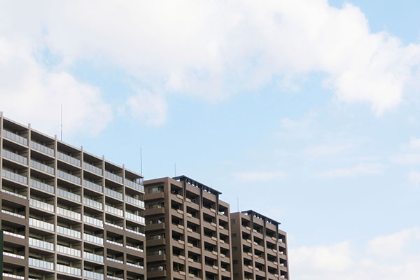 誰の責任で行うべき？マンションの雪かき